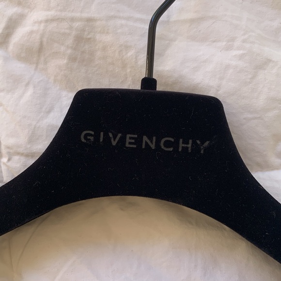 Givenchy hanger - Picture 4 of 4